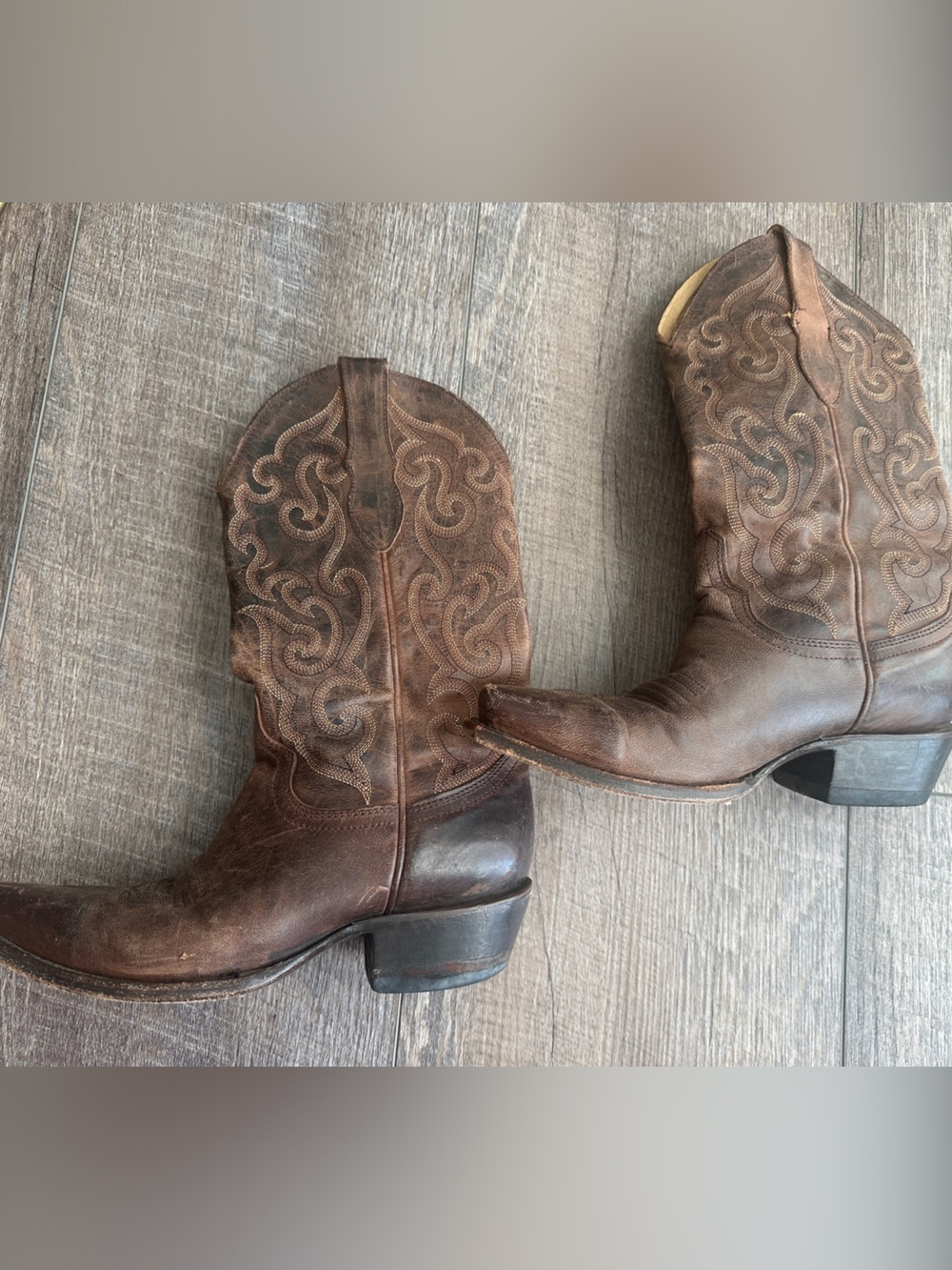 Women's Brown Western Heeled Boots - Classic Embroidered Shaft